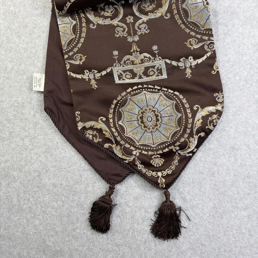 CASA Table Runner 72